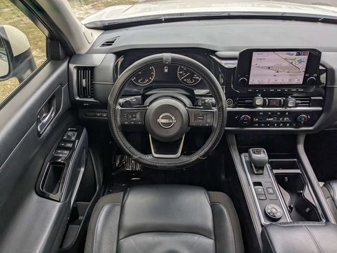 Used 2023 Nissan Pathfinder SL w/ SL Premium Package AWD/4WD image 15