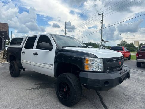 Used 2010 Chevrolet Silverado 1500 LT AWD/4WD image 8
