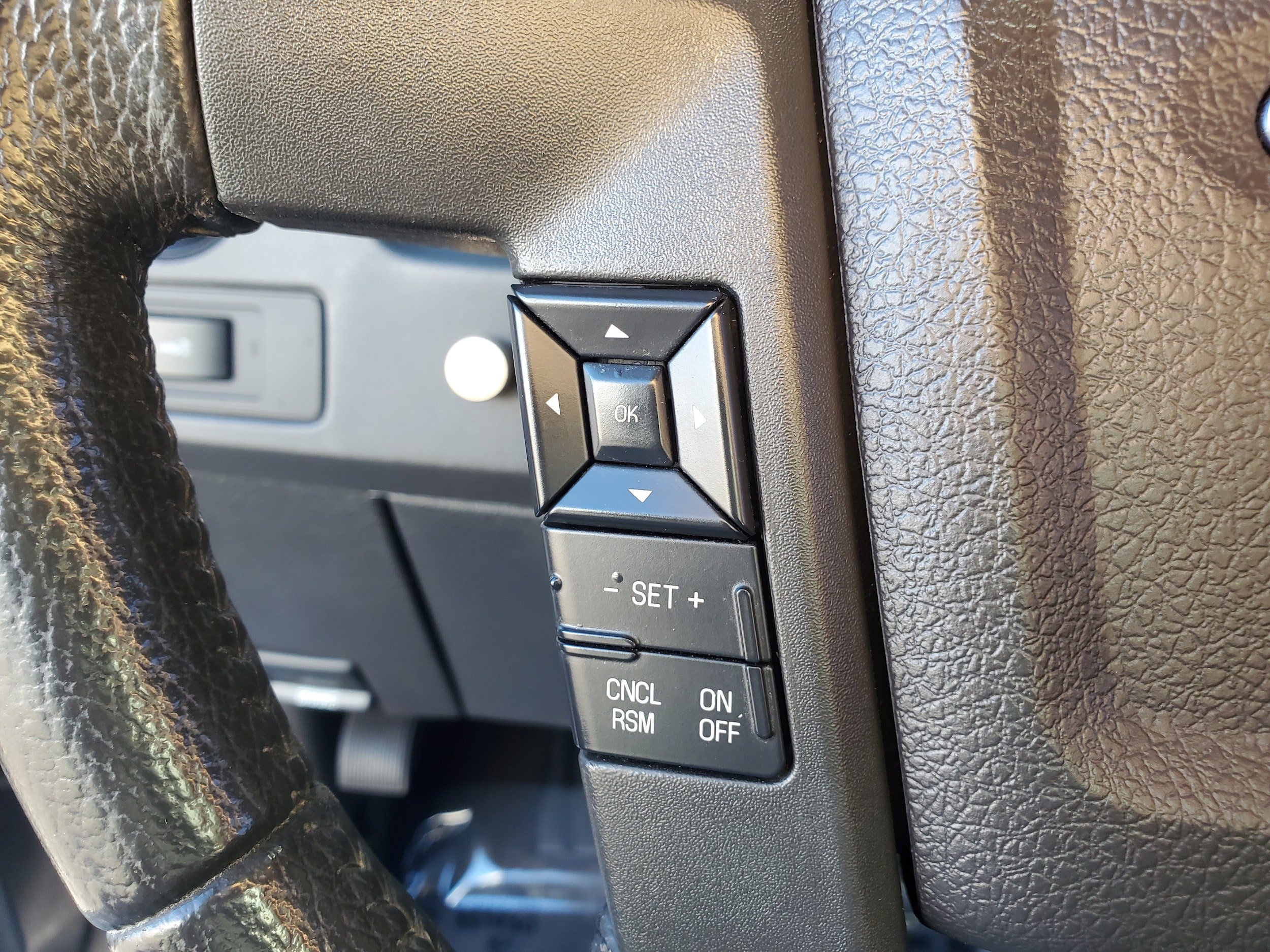 Used 2014 Ford F150 XLT w/ XLT Chrome Package AWD/4WD image 17