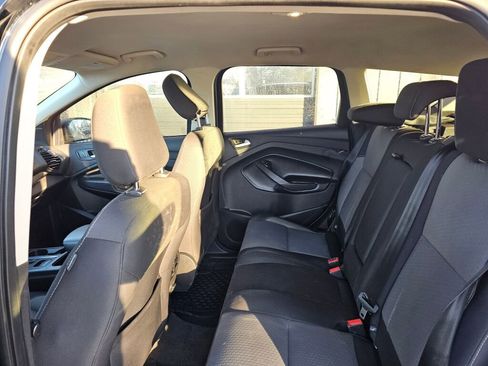 Used 2018 Ford Escape SE image 16