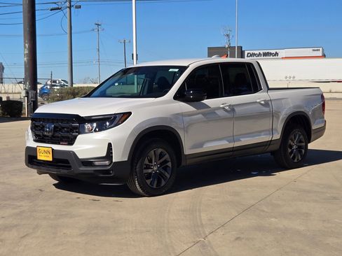 Used 2025 Honda Ridgeline Sport image 7