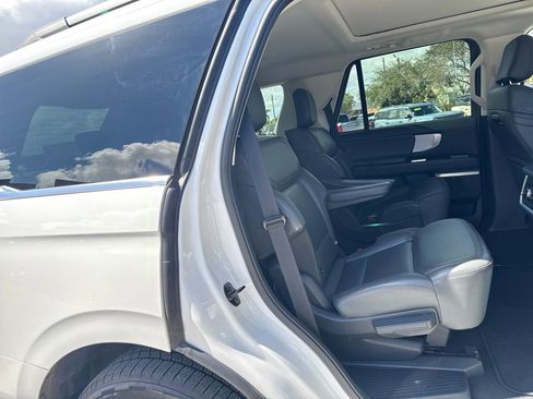 Certified 2025 Ford Expedition Active image 29
