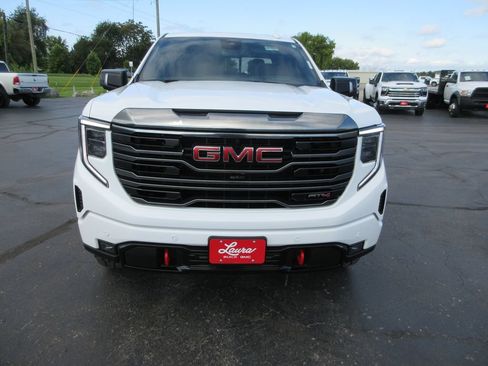 Certified 2022 GMC Sierra 1500 AT4 w/ AT4 Premium Package AWD/4WD image 13
