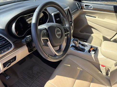 Used 2018 Jeep Grand Cherokee Limited image 11