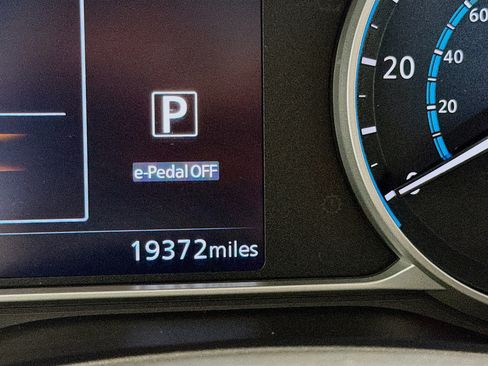 Used 2025 Nissan Leaf S FWD image 8