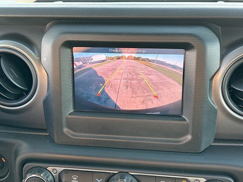 Used 2022 Jeep Wrangler Unlimited Sport image 13