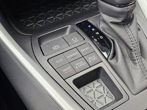 New 2025 Toyota RAV4 XLE image 20