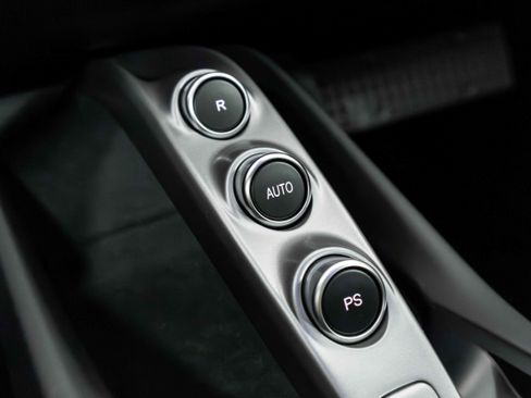 Used 2021 Ferrari 812 GTS image 38