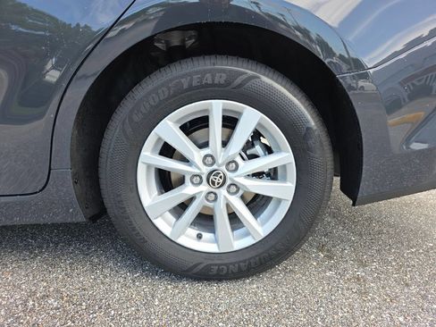 Used 2026 Toyota Camry LE FWD image 19