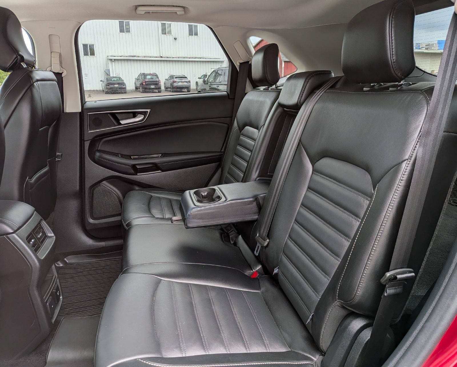 Used 2017 Ford Edge SEL w/ Equipment Group 201A AWD/4WD image 21
