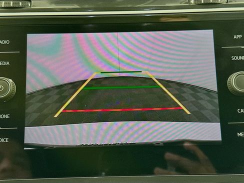 Used 2024 Volkswagen Tiguan SE image 21