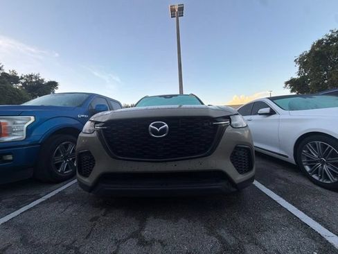 Used 2025 MAZDA CX-70 3.3 Turbo w/ Preferred Package AWD/4WD image 4