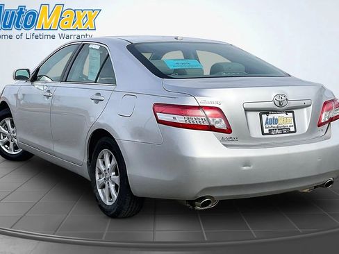 Used 2011 Toyota Camry LE w/ LE Extra-Value Pkg FWD image 5