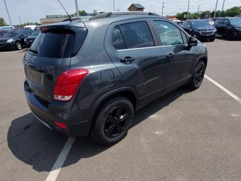 Used 2018 Chevrolet Trax LT w/ LT Convenience Package FWD image 8