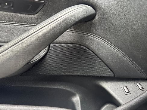 Used 2019 BMW 530e image 29