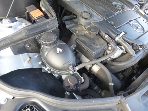 Used 2013 Mercedes-Benz C 250 Sport image 74