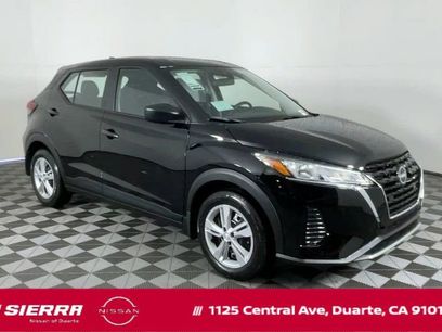 New 2025 Nissan Kicks Play S