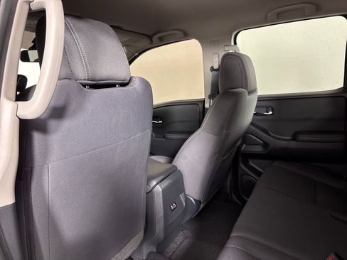 Used 2023 Nissan Frontier SV AWD/4WD image 28