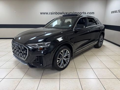 Used 2025 Audi Q8 Premium w/ Convenience Package AWD/4WD image 3