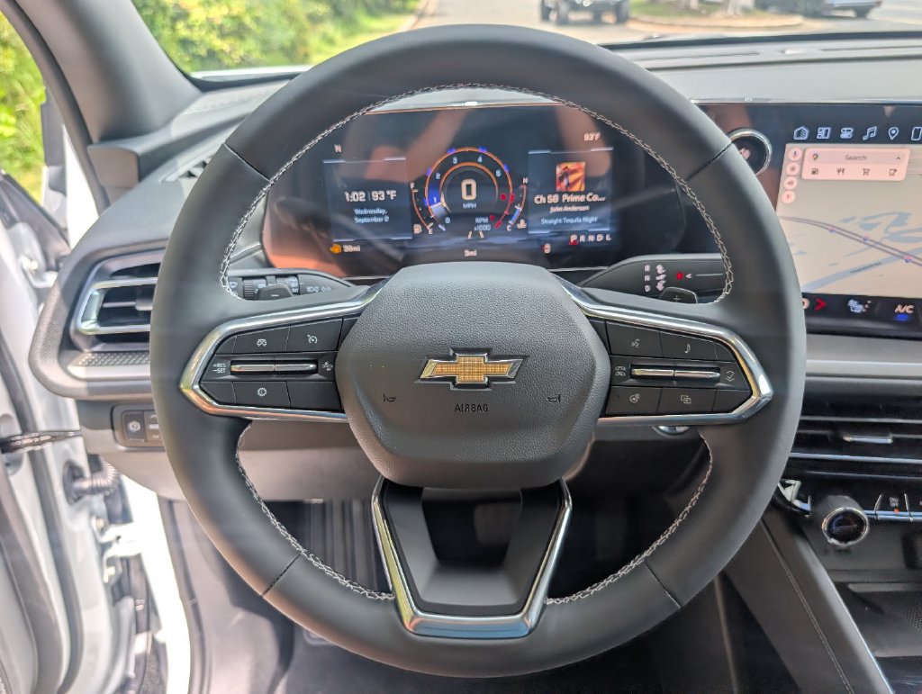New 2027 Chevrolet Traverse LT FWD image 24