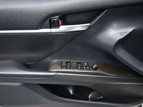 Used 2023 Toyota Camry SE image 10