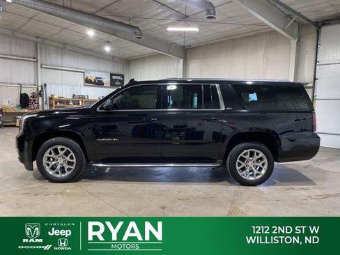 Used 2017 GMC Yukon XL SLT image 6