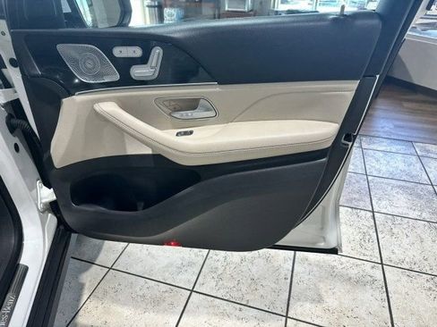 Used 2020 Mercedes-Benz GLE 350 4MATIC w/ Premium Package image 32