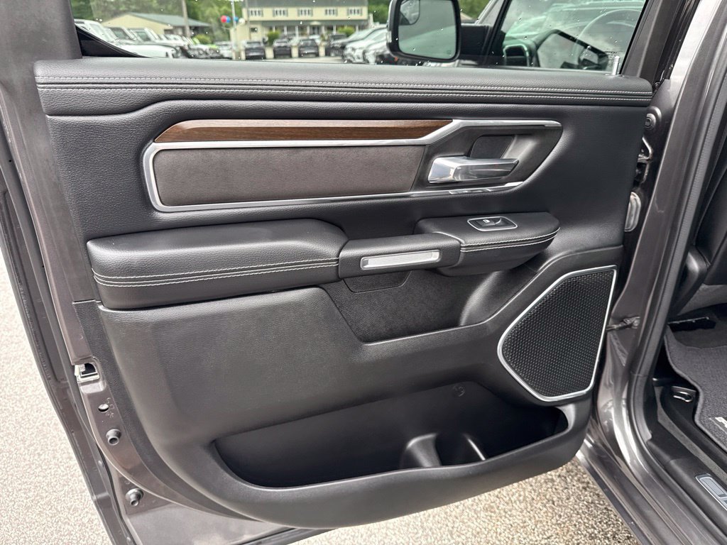 Used 2022 RAM 1500 Laramie AWD/4WD image 23