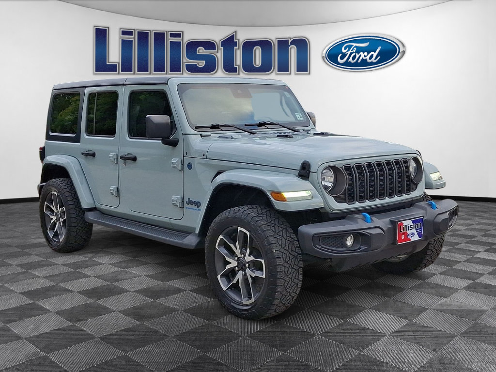 Used 2024 Jeep Wrangler Unlimited w/ Convenience Group AWD/4WD image 3