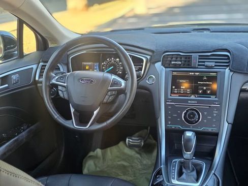 Used 2014 Ford Fusion Titanium FWD image 33