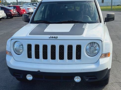 Used 2017 Jeep Patriot Sport w/ Power Value Group FWD image 3