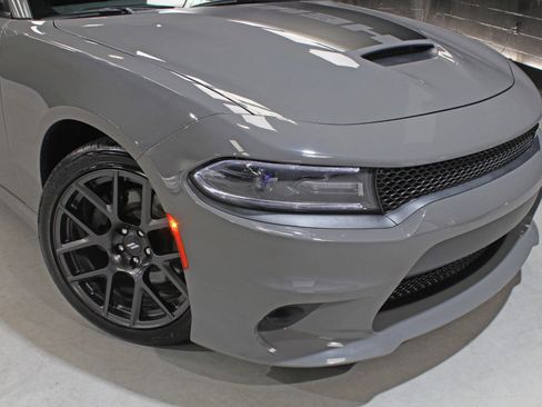 Used 2018 Dodge Charger R/T RWD image 12