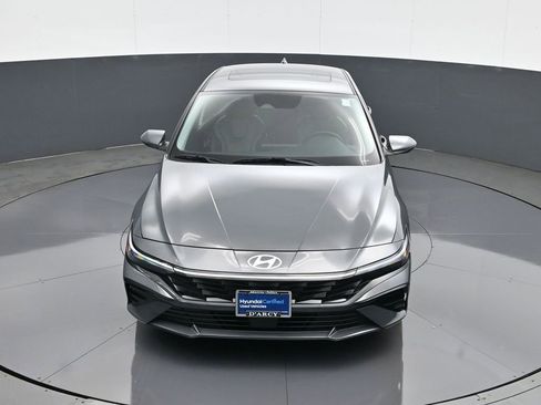 Certified 2025 Hyundai Elantra Limited w/ Cargo Package FWD image 14