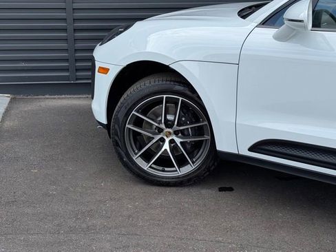 New 2026 Porsche Macan image 12