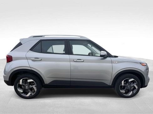New 2026 Hyundai Venue SEL FWD image 5
