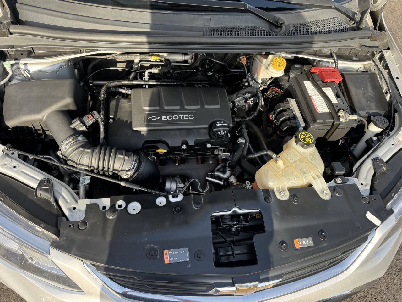 Used 2018 Chevrolet Sonic Premier FWD image 17