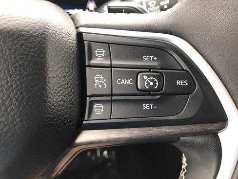 Used 2023 Jeep Grand Cherokee 4WD 4xe image 18
