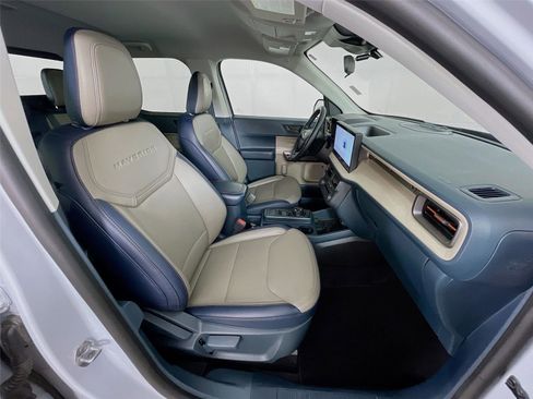 Used 2025 Ford Maverick Lariat w/ 4K Tow Package image 31