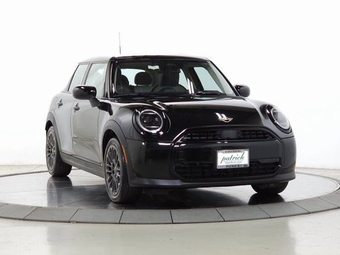 New 2025 MINI Cooper 4-Door Hardtop image 1