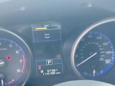 Used 2018 Subaru Outback 3.6R Touring AWD/4WD image 19