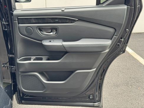 Used 2023 Honda Pilot Elite image 49
