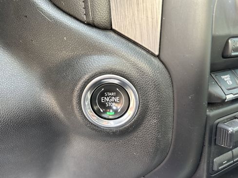 Used 2020 GMC Sierra 3500 Denali w/ Denali Ultimate Package image 24