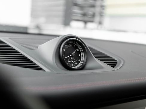 Certified 2026 Porsche Macan image 24