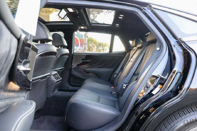 Used 2021 Lexus LS 500 AWD w/ Interior Upgrade Package image 36