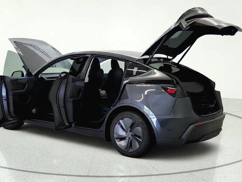 Used 2026 Tesla Model Y Long Range AWD/4WD image 10