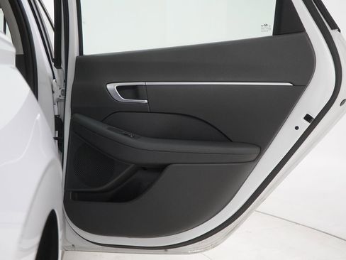 Used 2022 Hyundai Sonata SE FWD image 35