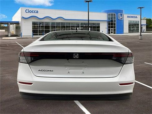 New 2025 Honda Accord SE image 4