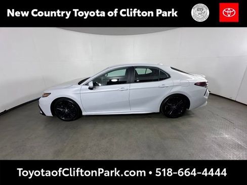Used 2024 Toyota Camry SE AWD/4WD image 6