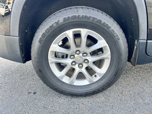 Used 2021 Chevrolet Traverse LT image 26