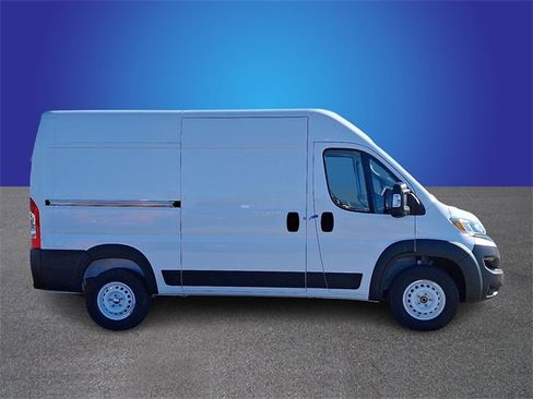 Used 2024 RAM ProMaster 2500 w/ Safety Group image 4